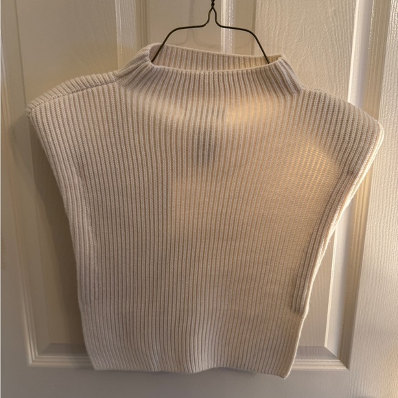 Wool knit vest - Picture 1 of 4